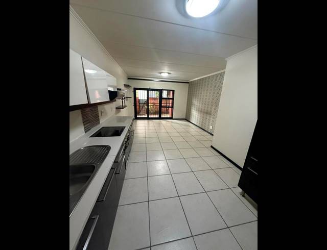 2 BEDROOM APARTMENT FOR SALE IN FOURWAYS
